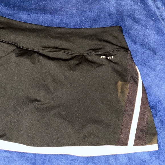 Nike tennis skirt - Picture 2 of 2
